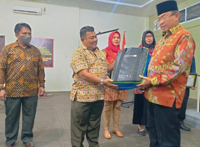 Pemkab Inhil Berikan Penghargaan Kepada Puskesmas yang Terinovatif