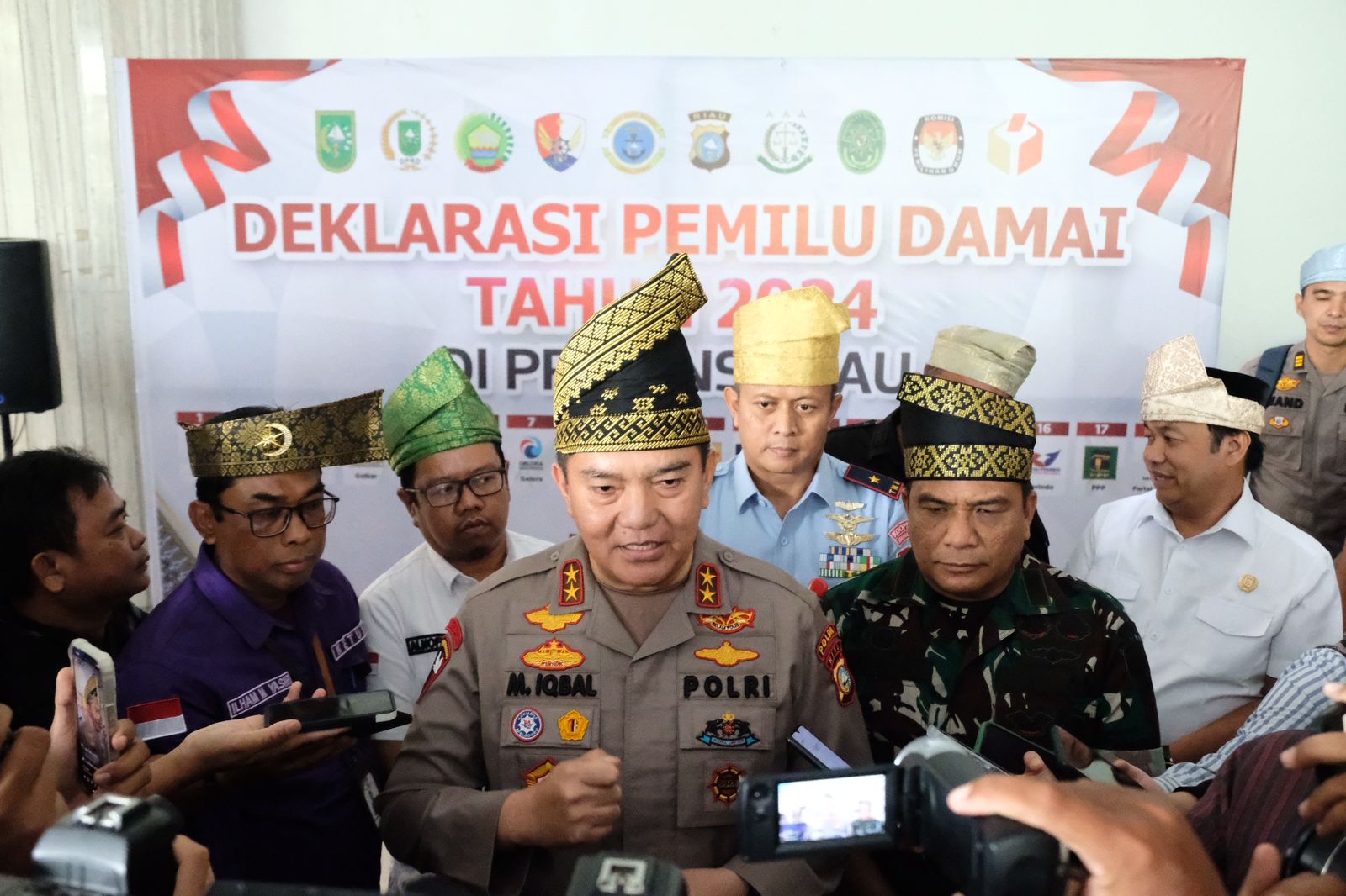 Kapolda Riau Hadiri Deklarasi Pemilu Damai di SKA CoEx