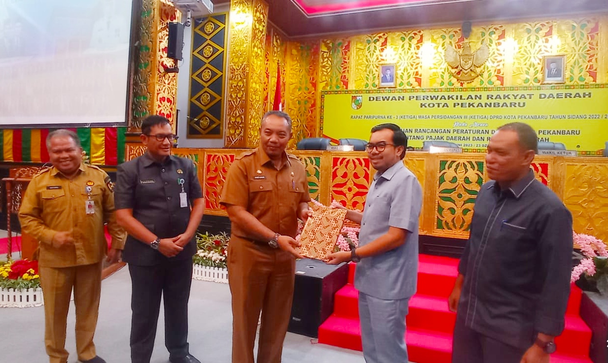 DPRD Kota Pekanbaru Gelar Paripurna Ranperda Pajak dan Retribusi Daerah