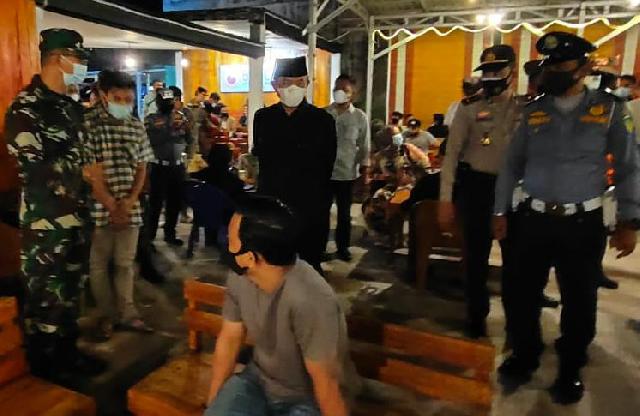 Antisipasi Klaster Baru, Bupati Inhil Anjurkan Protkes Saat Buka Bersama