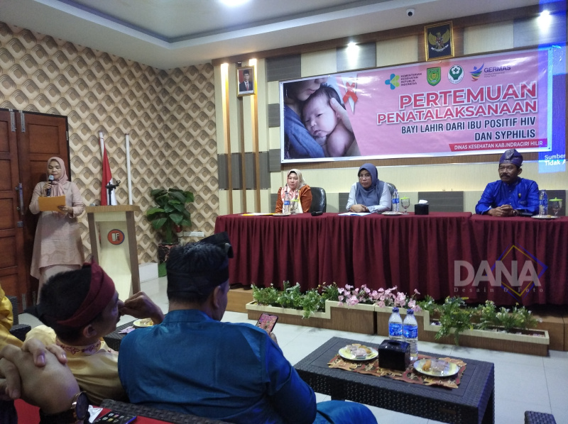 Kadiskes Rahmi Indrasuri Buka Secara Resmi  Pertemuan Tatalaksana Bayi Lahir Dari Ibu positif HIV dan Syphilis
