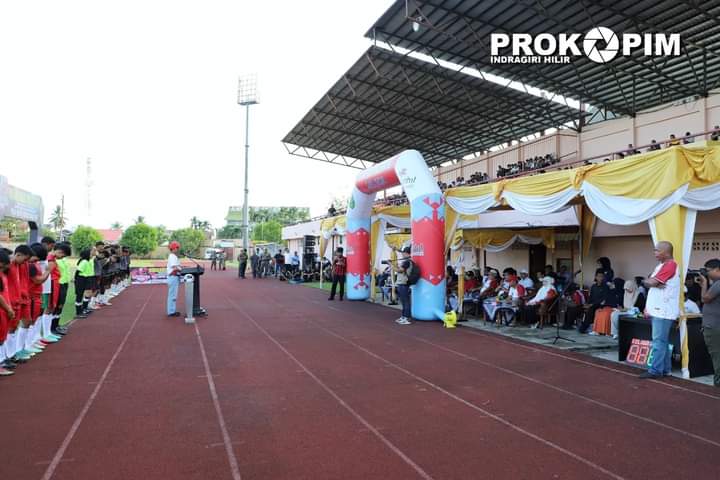 Pj Bupati Inhil Buka Secara Resmi Turnamen Sepakbola U-17 Inhil Cup 2024
