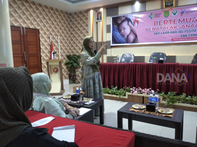 Kadiskes Rahmi Indrasuri Buka Secara Resmi  Pertemuan Tatalaksana Bayi Lahir Dari Ibu positif HIV dan Syphilis