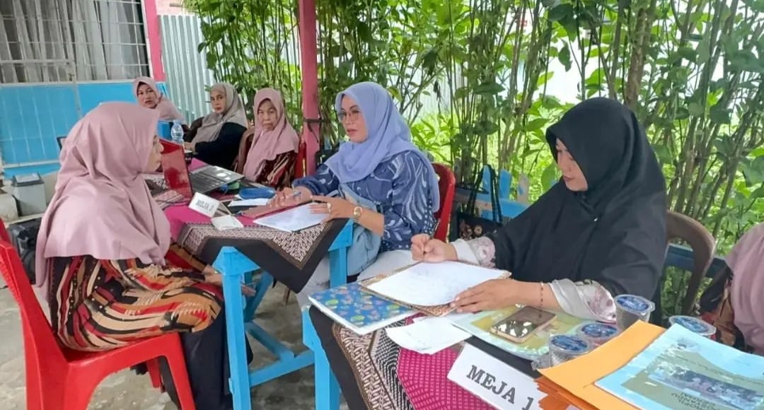 Tim Dinkes Inhil Gelar Penilaian Kader Posyandu Berprestasi di Posyandu Cermai
