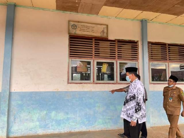 Kadisdik Kunjungi Sejumlah Sekolah Di Kecamatan Kemuning, Ini Tujuannya