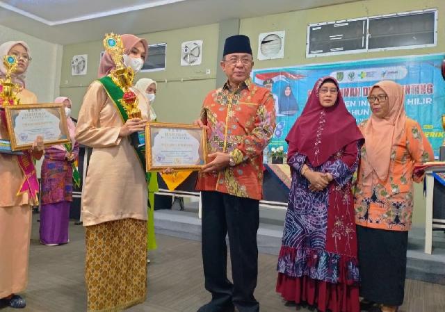 Titania Melani Putri Siswi SMA N 1 Kateman Terpilih Jadi Terbaik 1 Duta Stunting Inhil