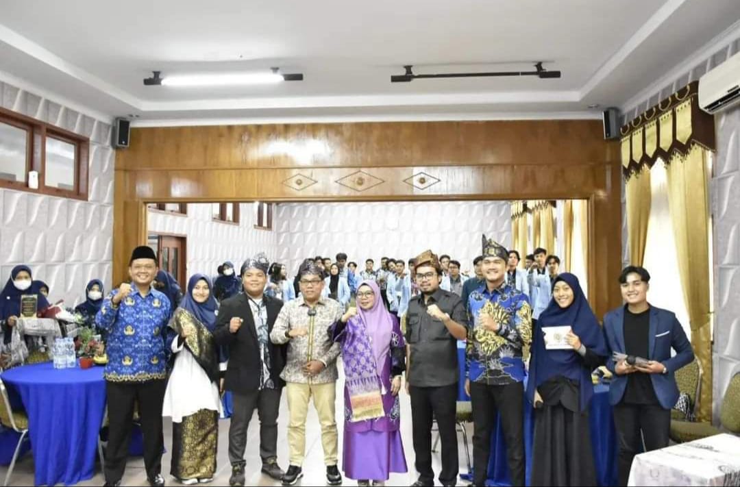 Diundang Khusus, Pimpinan DPRD Kota Pekanbaru Sampaikan Materi Dialog Kebangsaan yang Digelar DPM UNRI