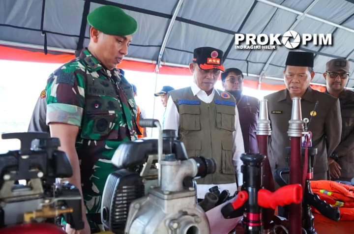 Pj Bupati Herman Pimpin Apel Gabungan Kesiap-siagaan Bencana Karhutla di Lapangan Upacara Kantor Bupati