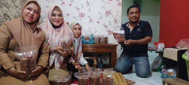 Diskopukm Inhil Berikan Pembinaan dan Monitoring Pelaku UMKM Gula Merah