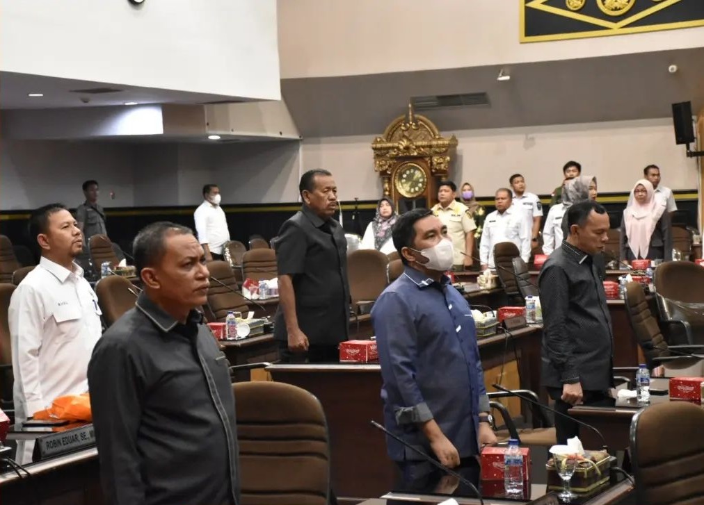 DPRD Pekanbaru Sahkan Perda Administrasi Kependudukan