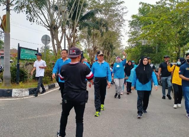 Dinas Kesehatan Inhil Gelar Jalan Santai