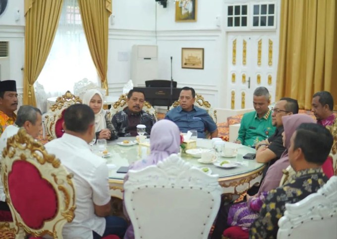 Komisi V DPRD Riau Hadiri Coffe Morning Bersama Gubri Syamsuar