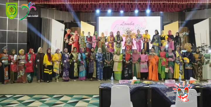 Tingkatkan Ekonomi Kreatif, Pemkab Inhil Gelar Fashion Show dan Mewarnai Batik