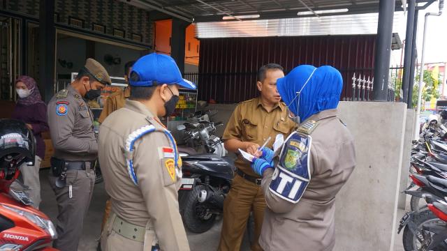 Tegakkan Aturan, Satpol PP Inhil Lakukan Razia Terhadap Pegawak Saat Jam Efektif Kerja