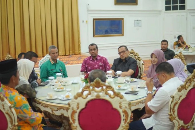 Komisi V DPRD Riau Hadiri Coffe Morning Bersama Gubri Syamsuar