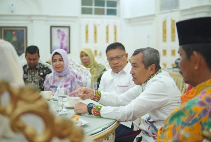 Komisi V DPRD Riau Hadiri Coffe Morning Bersama Gubri Syamsuar