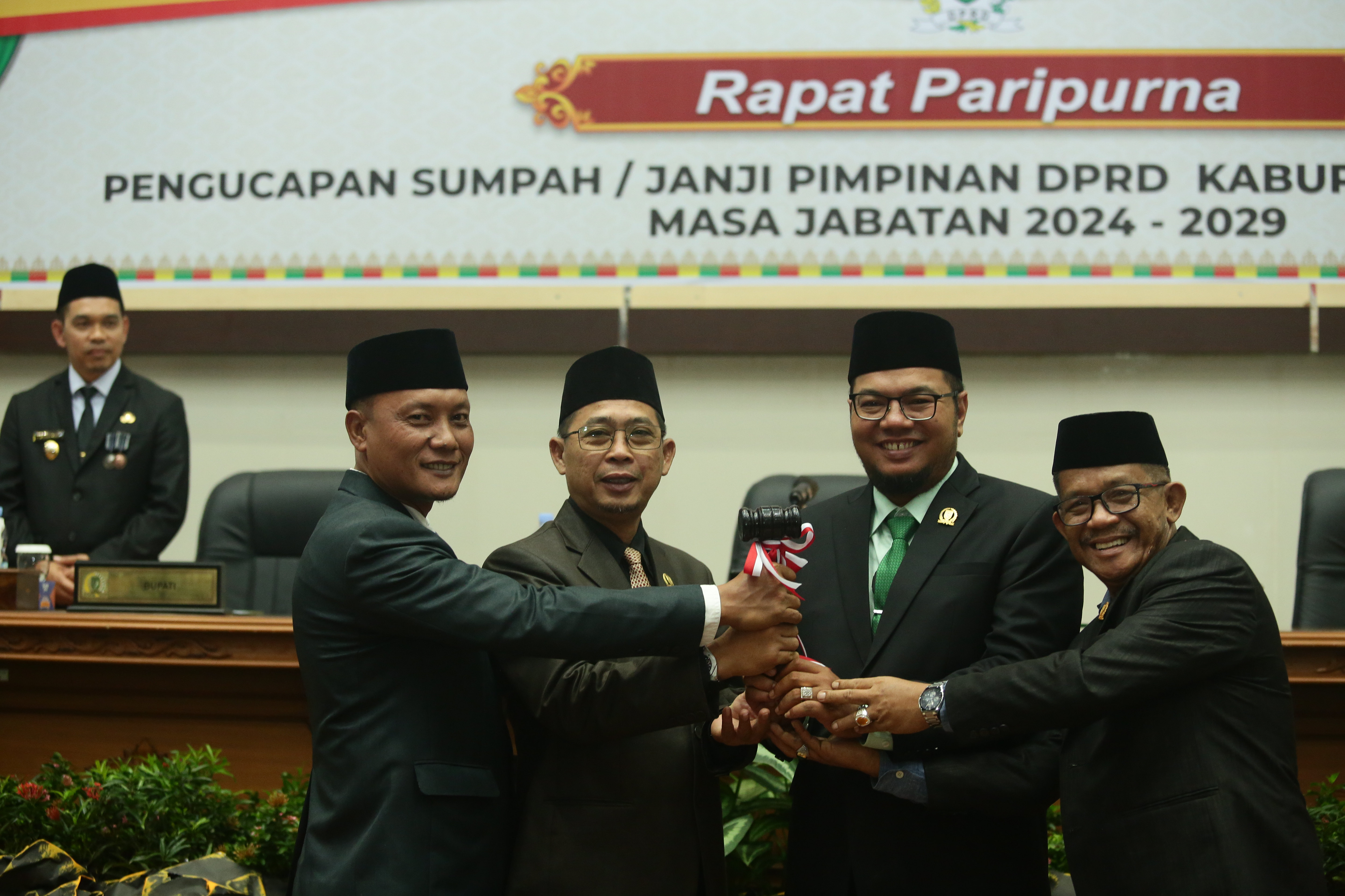 Galeri Pelantikan Pimpinan DPRD Inhil