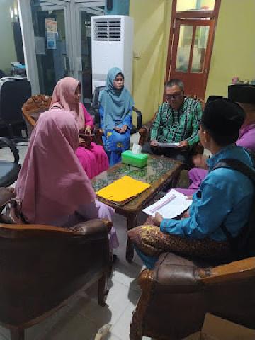 Diskop dan UMKM Inhil Kunjungi Koperasi Husada dan Bank BPR Gemilang
