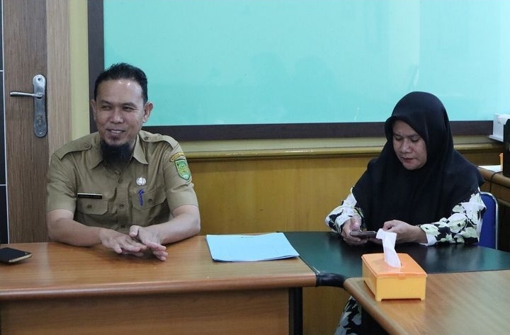 Kepala DPMPTSP Inhil Serahkan Surat Izin Klinik Pratama Rawat Jalan Lapas Tembilahan
