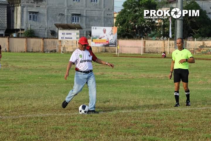 Pj Bupati Inhil Buka Secara Resmi Turnamen Sepakbola U-17 Inhil Cup 2024