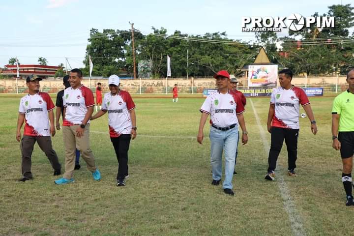 Pj Bupati Inhil Buka Secara Resmi Turnamen Sepakbola U-17 Inhil Cup 2024