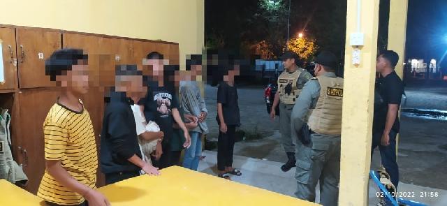 Satpol PP Inhil Amankan Para Remaja yang Melakukan Aksi Balap Liar