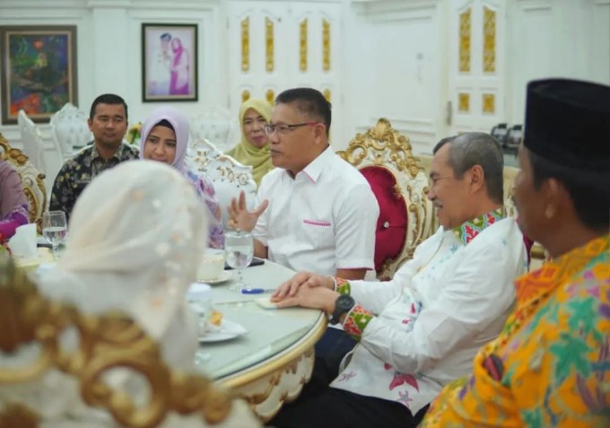 Komisi V DPRD Riau Hadiri Coffe Morning Bersama Gubri Syamsuar