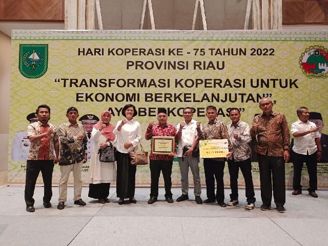 KadiskopUKM Inhil Ir Illiyanto Hadiri Kegiatan Penghargaan Tingkat Provinsi di Pekanbaru