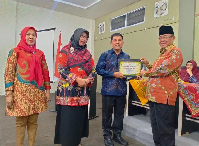 Pemkab Inhil Berikan Penghargaan Kepada Puskesmas yang Terinovatif