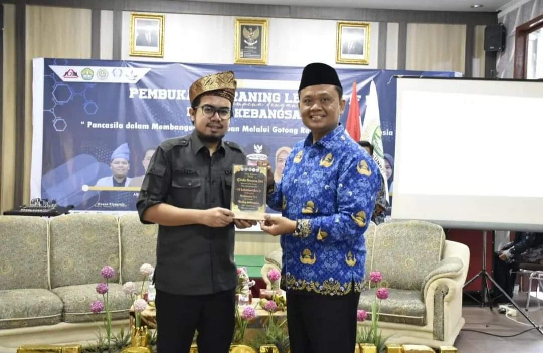 Diundang Khusus, Pimpinan DPRD Kota Pekanbaru Sampaikan Materi Dialog Kebangsaan yang Digelar DPM UNRI