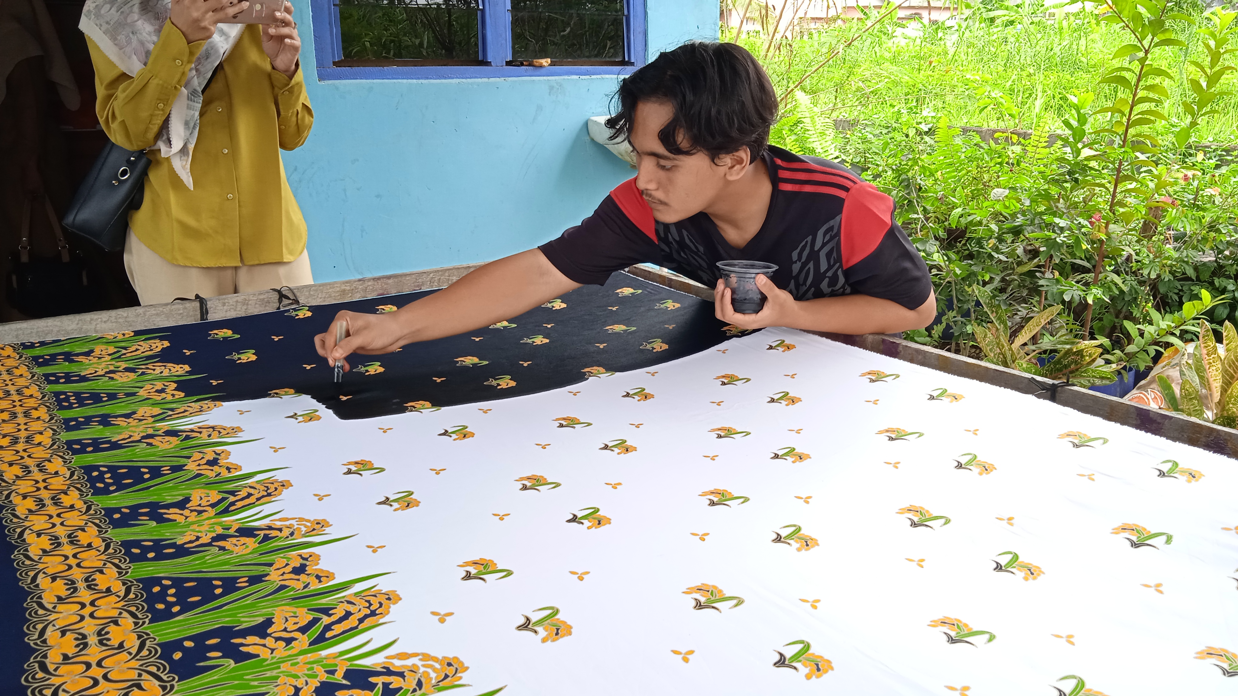Batik Sri Tanjung Ciptakan Khas Batik Inhil Dengan Motif Bukit Condongnya