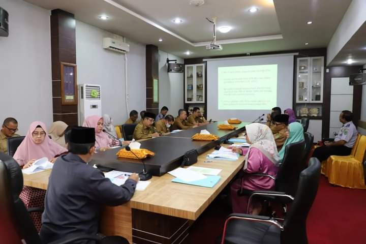 Bupati HM Wardan Pimpin Rapat Inhil Menuju Universal Health Coverage Bersama Dinkes dan OPD Terkait