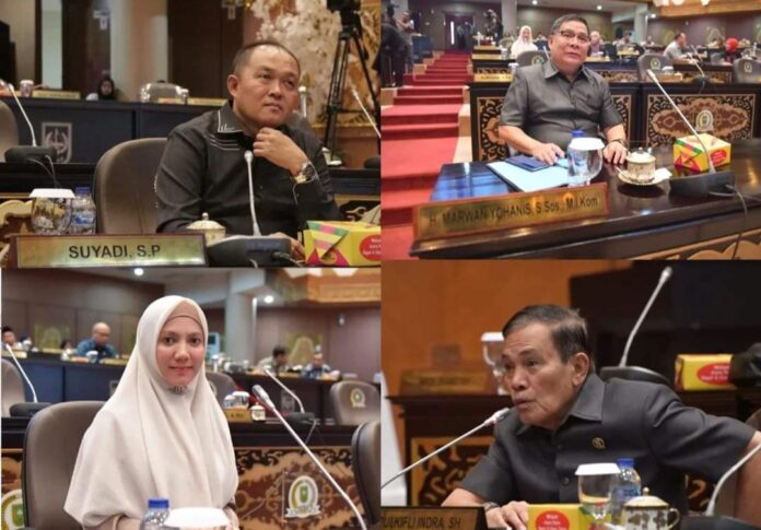 DPRD Provinsi Riau Paripurna Beberapa Agenda