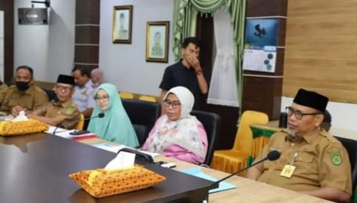 Bupati HM Wardan Pimpin Rapat Inhil Menuju Universal Health Coverage Bersama Dinkes dan OPD Terkait